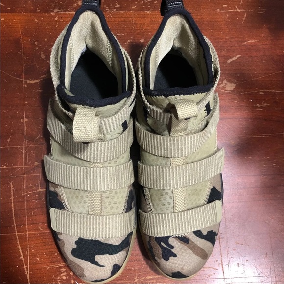 Nike LeBron Soldier XI  Basketball Shoes Sz 7Y - Picture 4 of 6